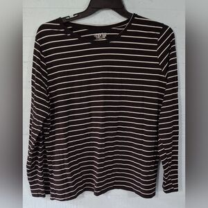 Womens Time And Tru Long Sleeve Shirt  Size XXXL.